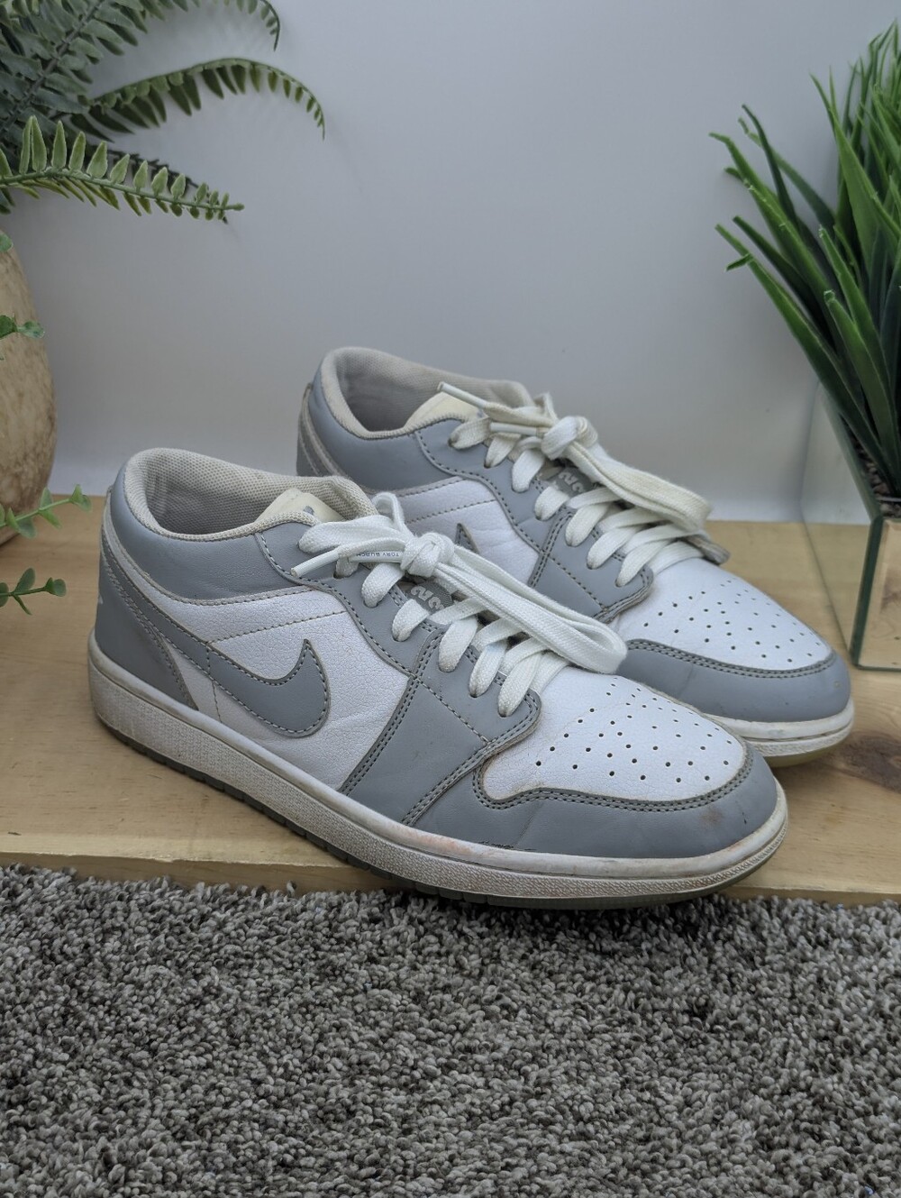 Air Jordan 1 Retro Wolf Gray Mens Size 8 Leather Shoes Women's Size 9.5